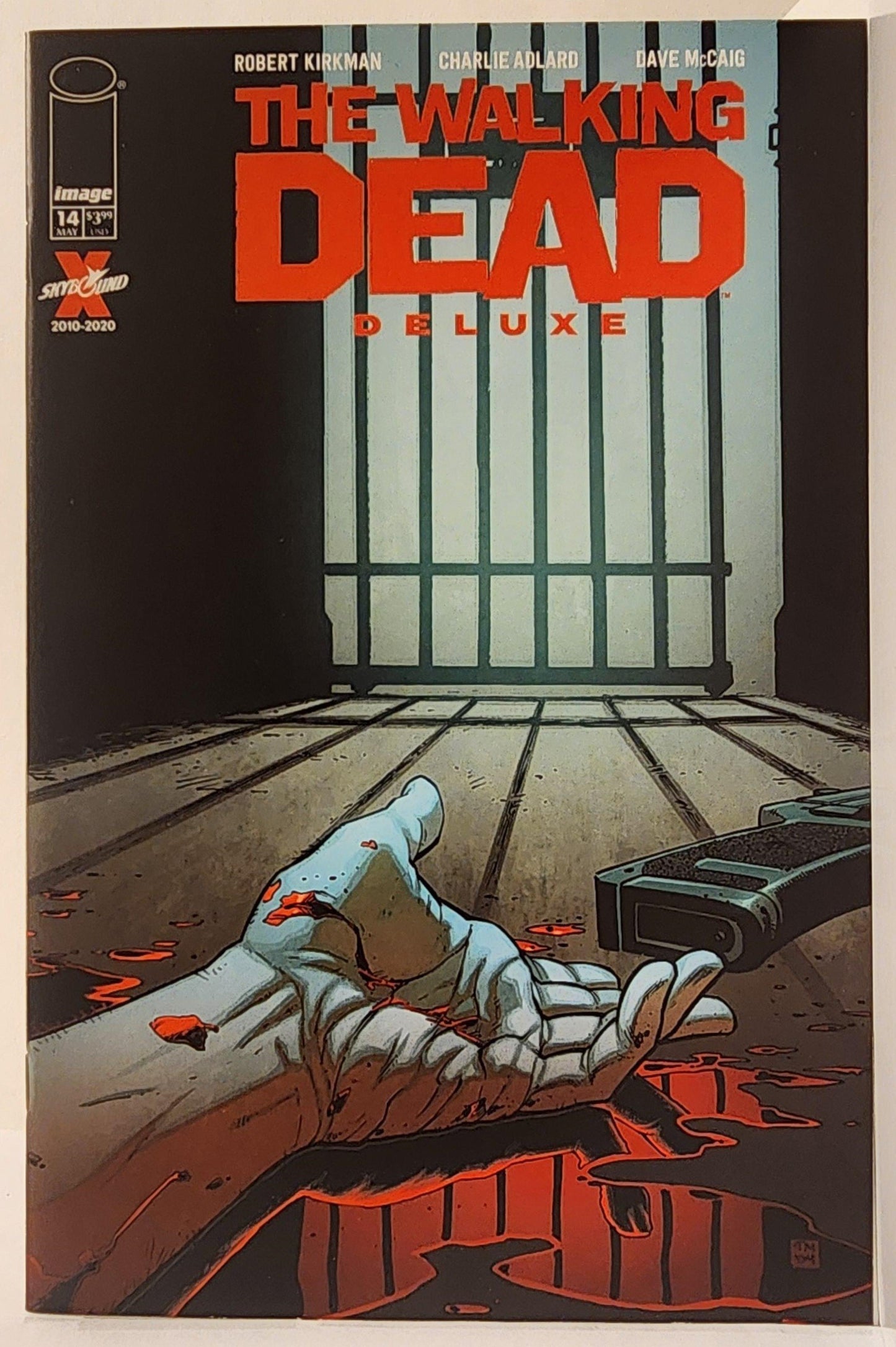 Walking Dead Deluxe Issue #014 (Moore & McCaig)