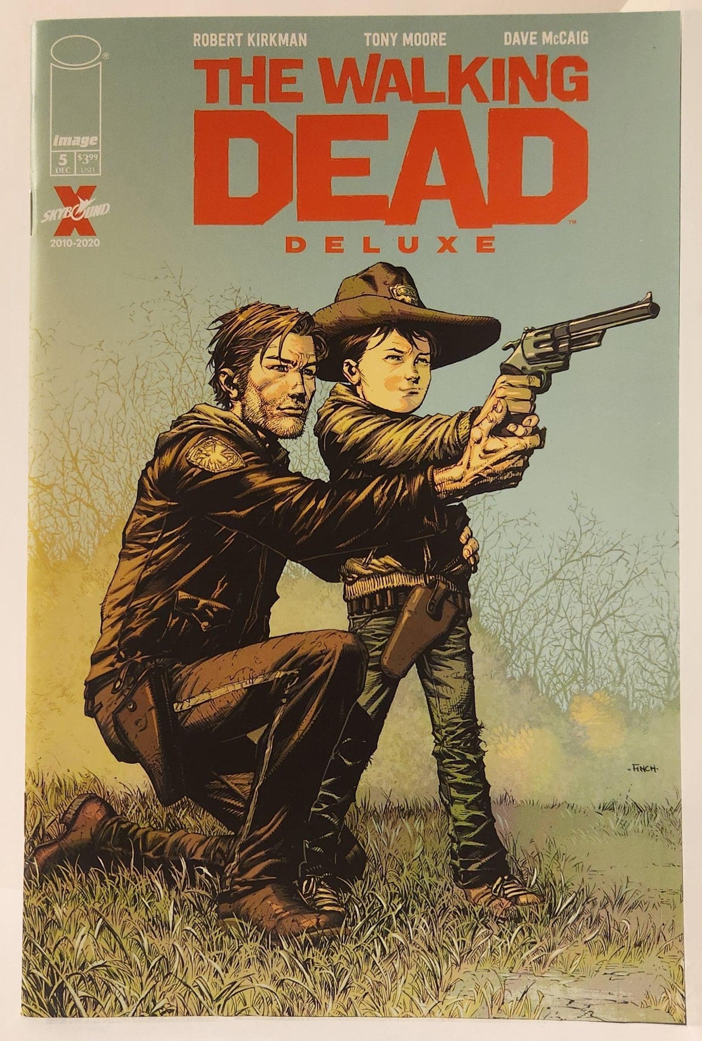 Walking Dead Deluxe Issue #005