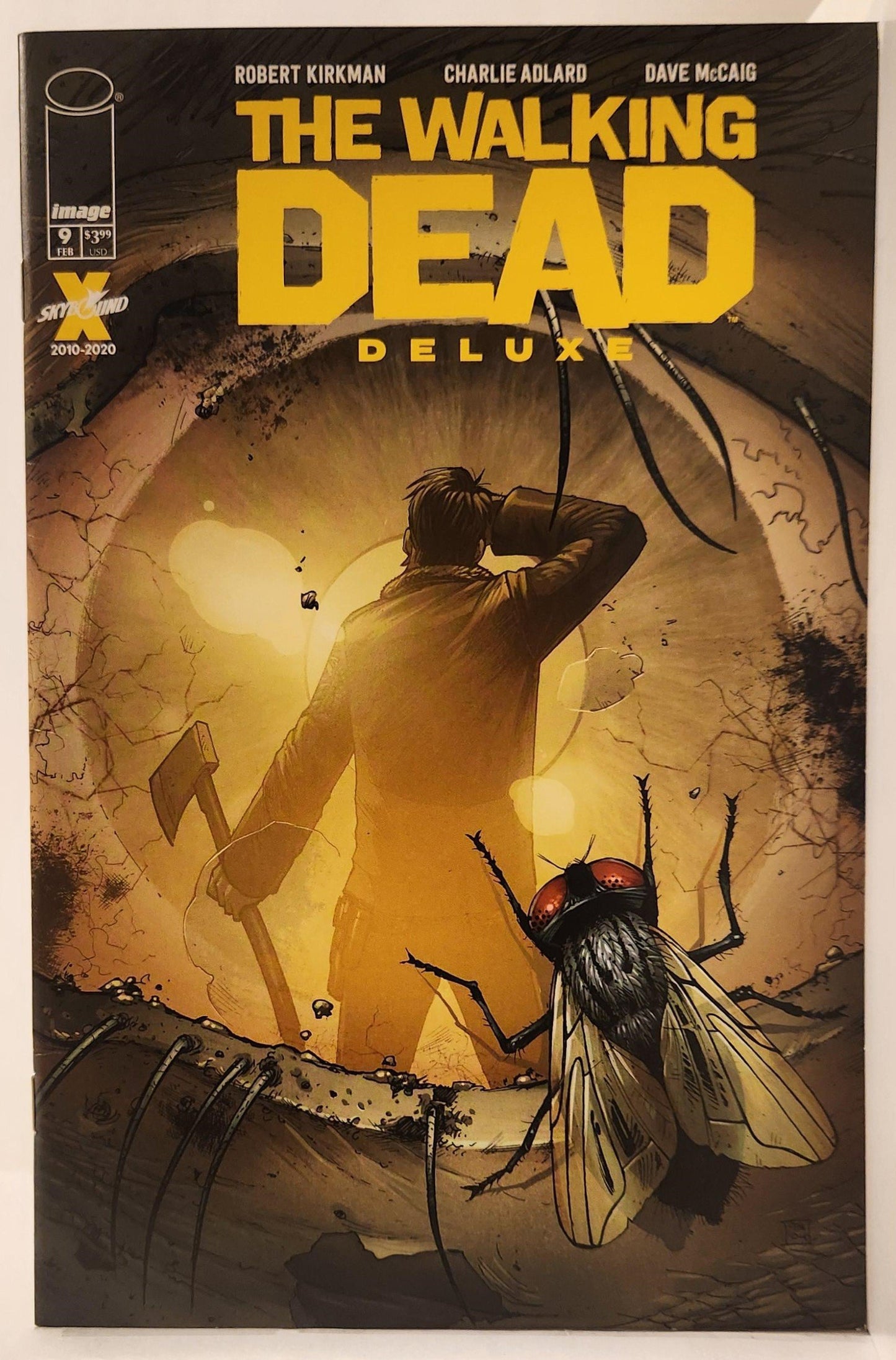 Walking Dead Deluxe Issue #009 (Moore and McCaig)